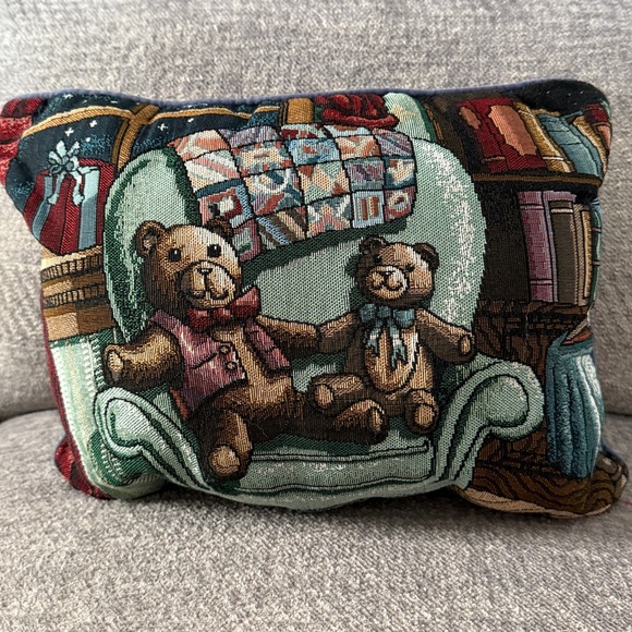 Travis Spencer Christmas Tapestry Needlepoint Teddy Bears Pillow. - Picture 2 of 8
